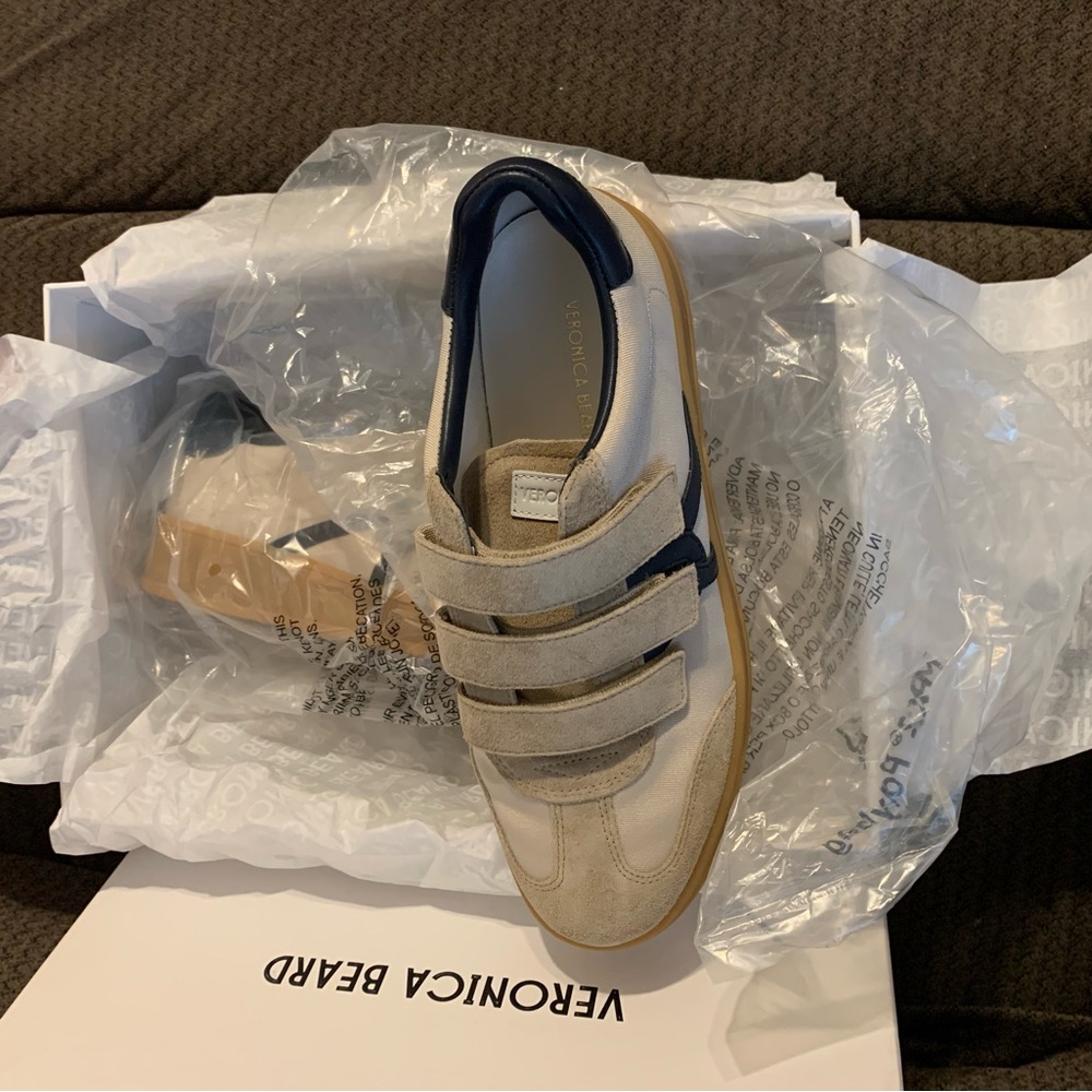 Veronica Beard, Women's Reagan Sneakers, #7.5 New The shoe runs High numbers